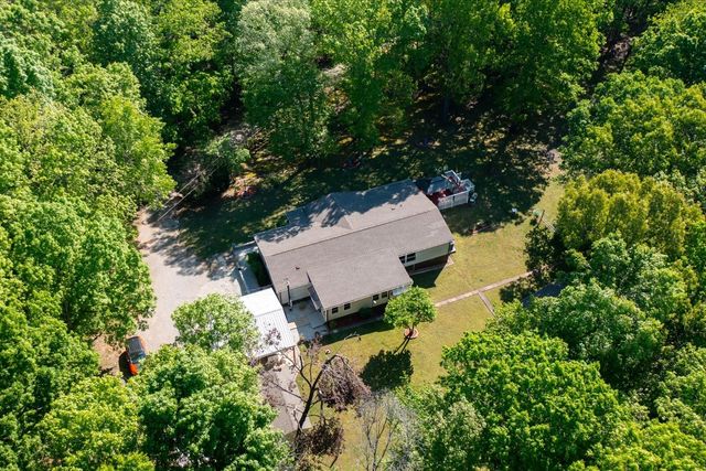 1050 Holcomb Cir, Kingston Springs, TN 37082