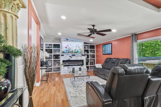 1050 Holcomb Cir, Kingston Springs, TN 37082
