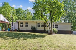 1050 Holcomb Cir, Kingston Springs, TN 37082