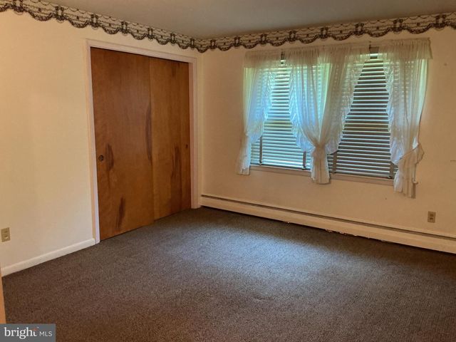 1054 RIDGE RD, Elizabethtown, PA 17022