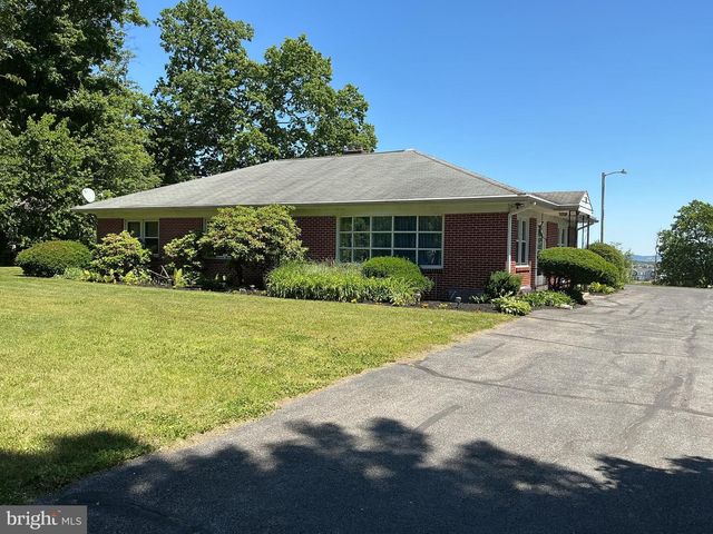 1054 RIDGE RD, Elizabethtown, PA 17022