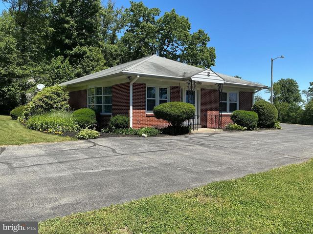 1054 RIDGE RD, Elizabethtown, PA 17022