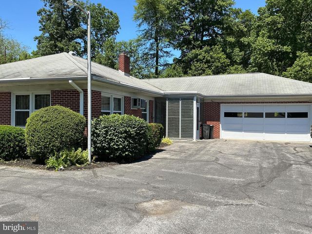 1054 RIDGE RD, Elizabethtown, PA 17022