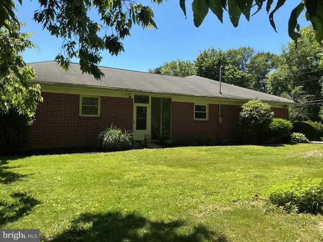 1054 RIDGE RD, Elizabethtown, PA 17022