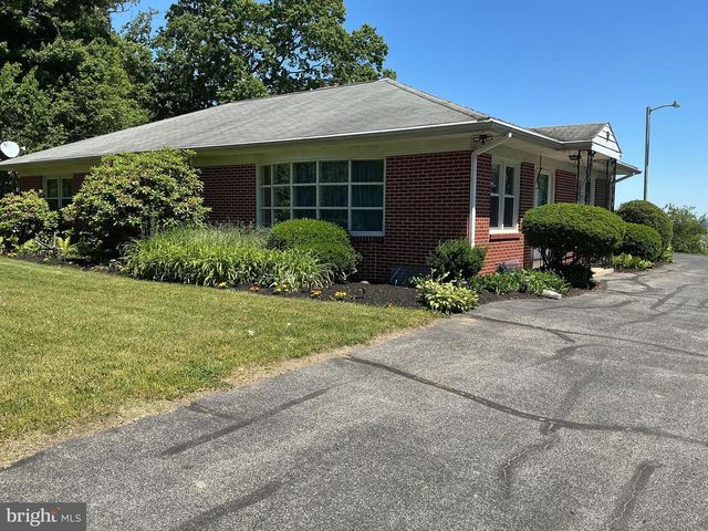 1054 RIDGE RD, Elizabethtown, PA 17022