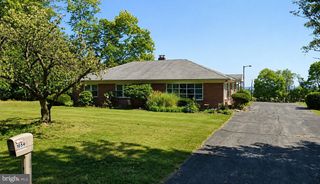 1054 RIDGE RD, Elizabethtown, PA 17022