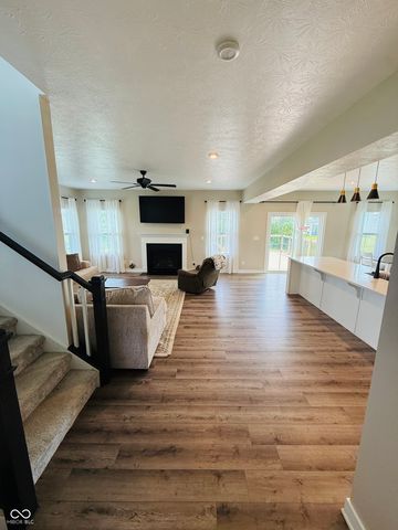 237 Briar Creek Lane, Whiteland, IN 46184