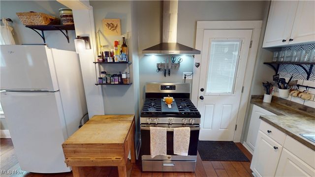 1639 Union Street, Cuyahoga Falls, OH 44221