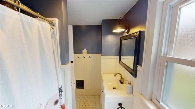 1639 Union Street, Cuyahoga Falls, OH 44221