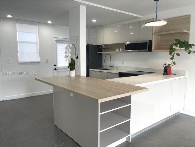 2861 Leonard Dr F505, Aventura, FL 33160