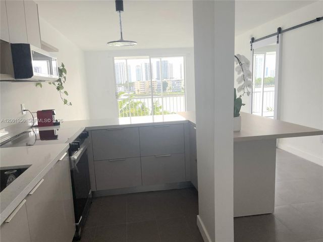 2861 Leonard Dr F505, Aventura, FL 33160