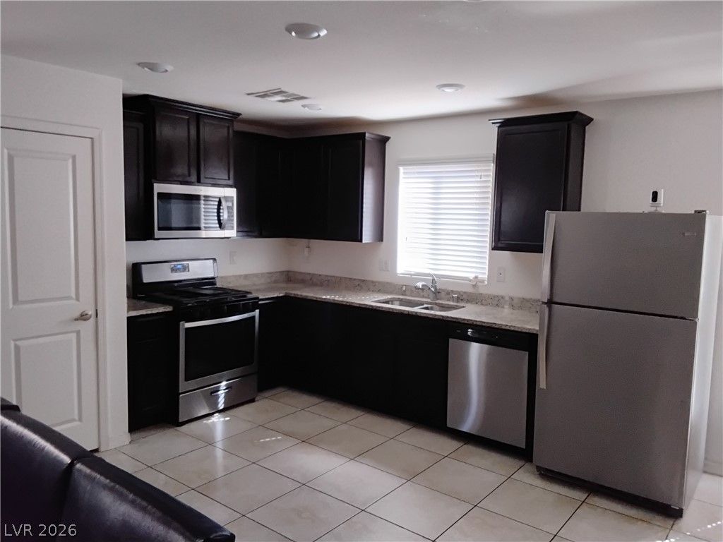 2468 Trumpet Creeper Street, Las Vegas, NV 89115 — photo 2