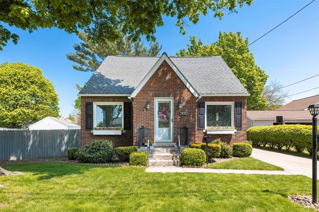 821 SAINT CLAIR Avenue, Erie, PA 16505