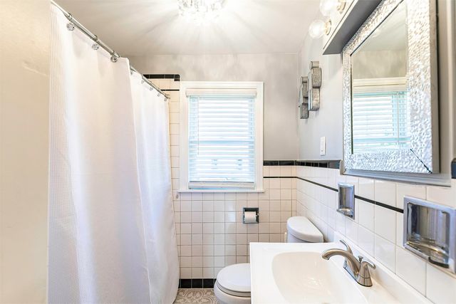 821 SAINT CLAIR Avenue, Erie, PA 16505
