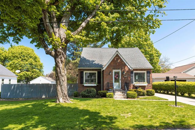821 SAINT CLAIR Avenue, Erie, PA 16505