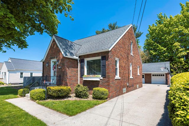 821 SAINT CLAIR Avenue, Erie, PA 16505