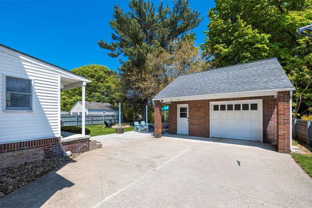 821 SAINT CLAIR Avenue, Erie, PA 16505