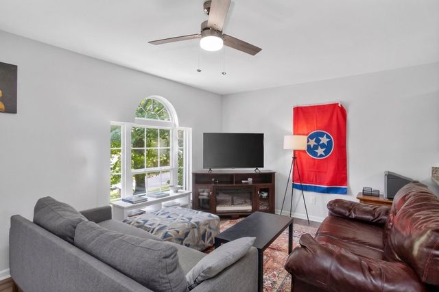 318A Melvin Jones Dr, Nashville, TN 37217