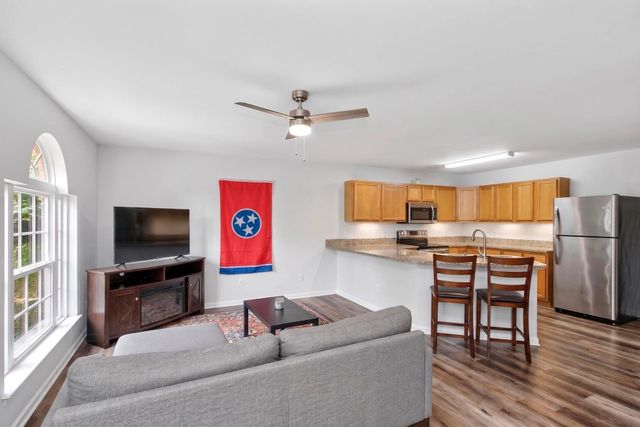 318A Melvin Jones Dr, Nashville, TN 37217