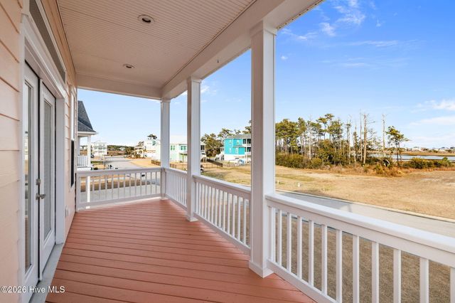 1305 Barnacle Lane, Morehead City, NC 28557