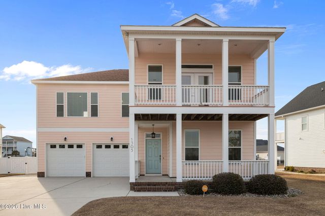 1305 Barnacle Lane, Morehead City, NC 28557