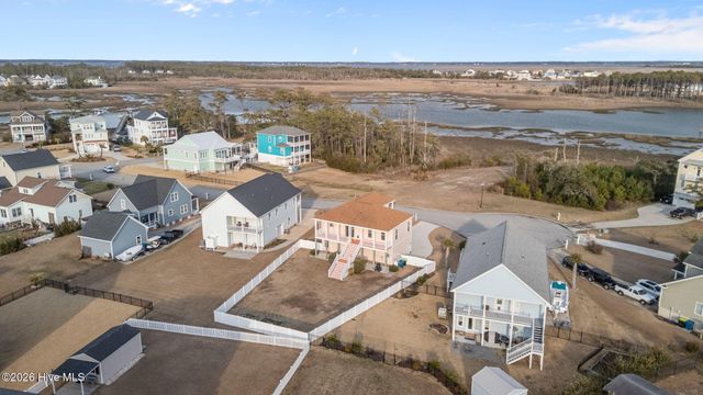 1305 Barnacle Lane, Morehead City, NC 28557