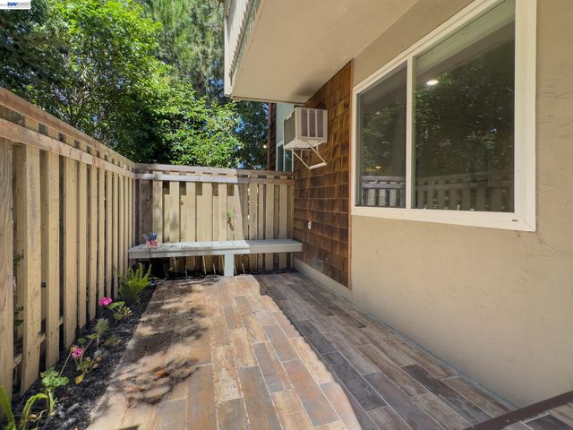 205 Muir Rd, Martinez, CA 94553