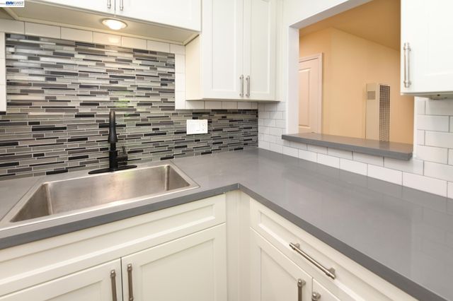 205 Muir Rd, Martinez, CA 94553