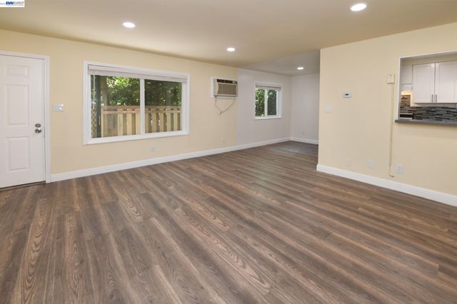 205 Muir Rd, Martinez, CA 94553