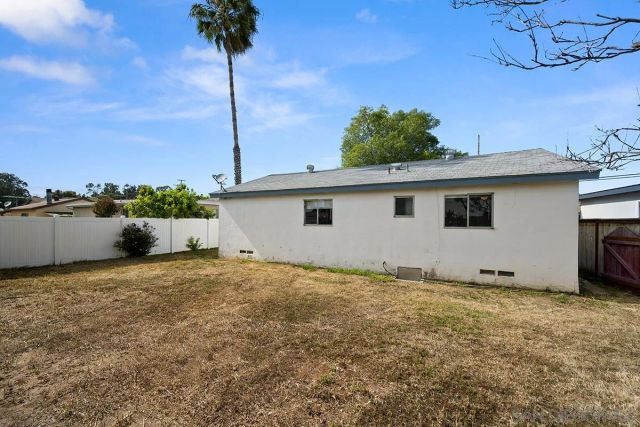 3641 Martha St, San Diego, CA 92117