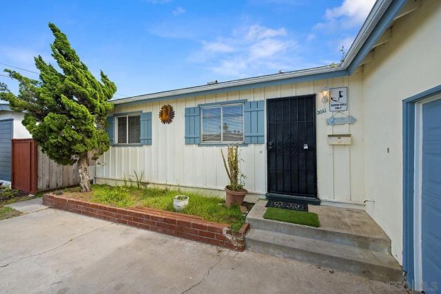 3641 Martha St, San Diego, CA 92117