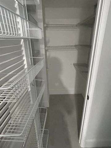 1750 NE 191st St 426-4, Miami, FL 33179