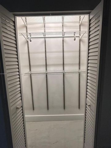 1750 NE 191st St 426-4, Miami, FL 33179