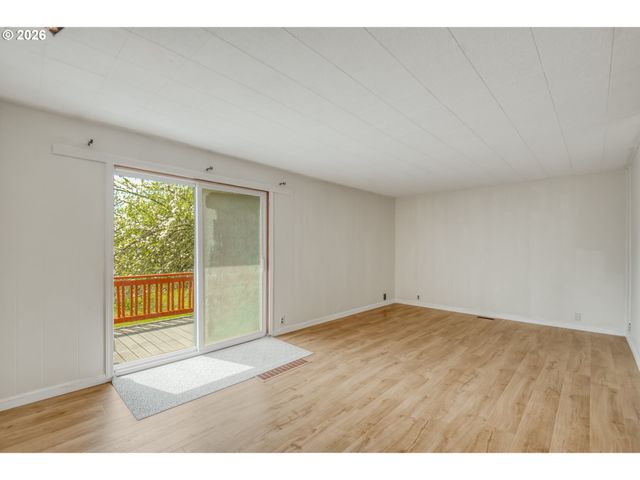 29729 Sw OLD WELL Rd, West Linn, OR 97068