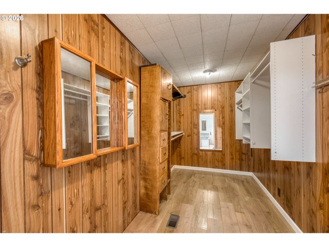 29729 Sw OLD WELL Rd, West Linn, OR 97068