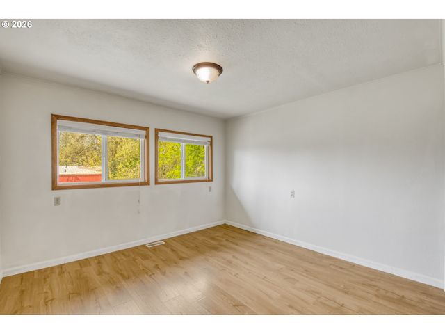 29729 Sw OLD WELL Rd, West Linn, OR 97068