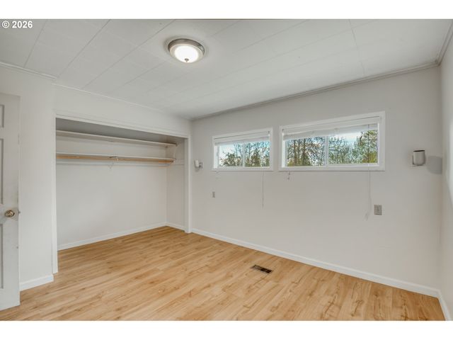 29729 Sw OLD WELL Rd, West Linn, OR 97068