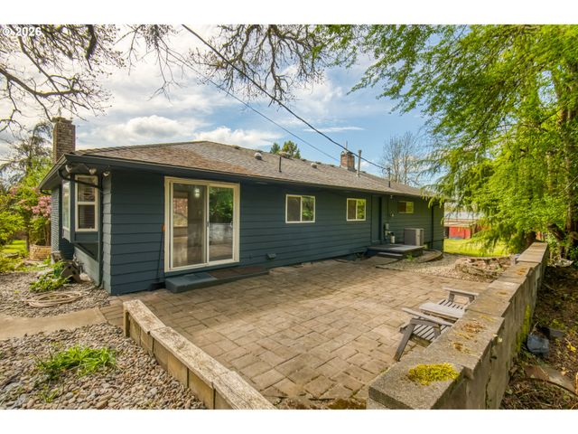 29729 Sw OLD WELL Rd, West Linn, OR 97068