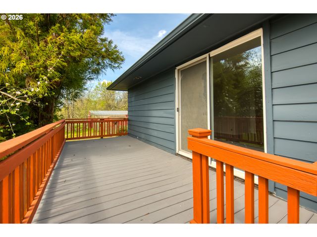 29729 Sw OLD WELL Rd, West Linn, OR 97068