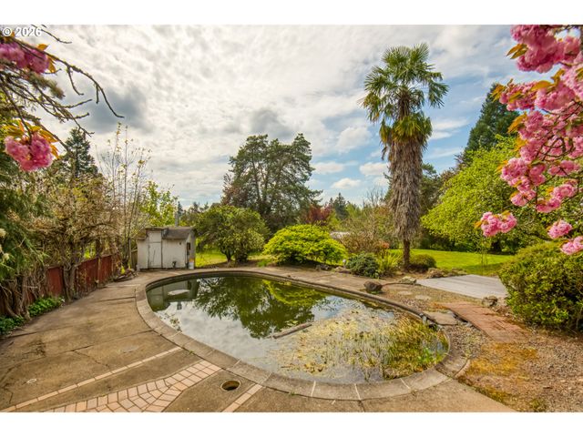 29729 Sw OLD WELL Rd, West Linn, OR 97068