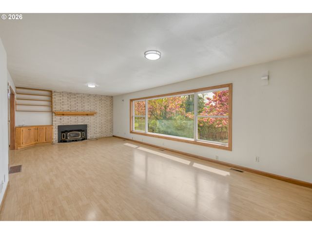 29729 Sw OLD WELL Rd, West Linn, OR 97068