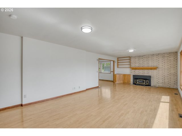 29729 Sw OLD WELL Rd, West Linn, OR 97068