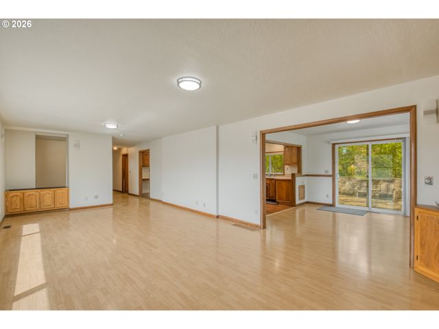 29729 Sw OLD WELL Rd, West Linn, OR 97068