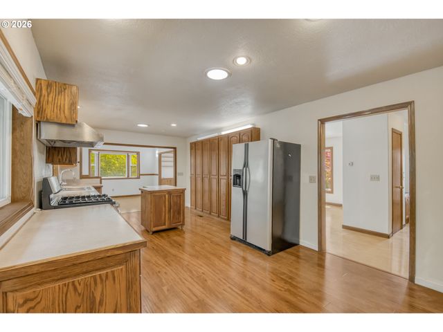 29729 Sw OLD WELL Rd, West Linn, OR 97068