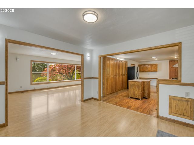 29729 Sw OLD WELL Rd, West Linn, OR 97068