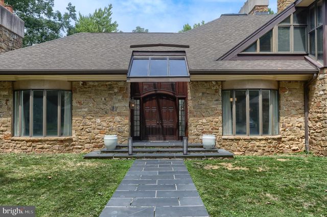 51 HILL MANOR DR, Hershey, PA 17033