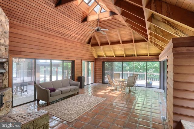 51 HILL MANOR DR, Hershey, PA 17033