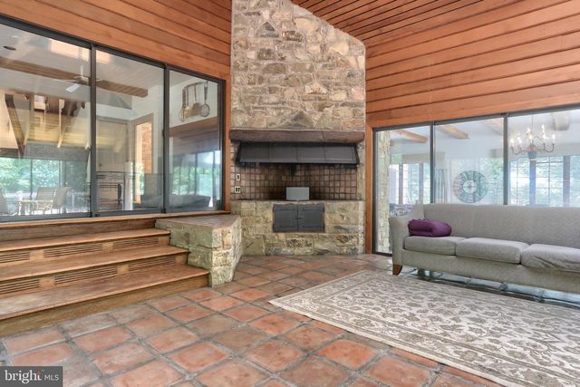 51 HILL MANOR DR, Hershey, PA 17033