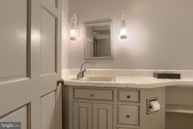 51 HILL MANOR DR, Hershey, PA 17033