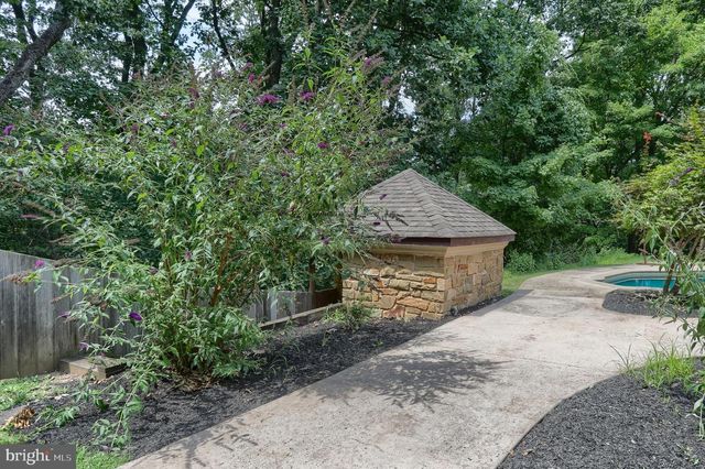 51 HILL MANOR DR, Hershey, PA 17033